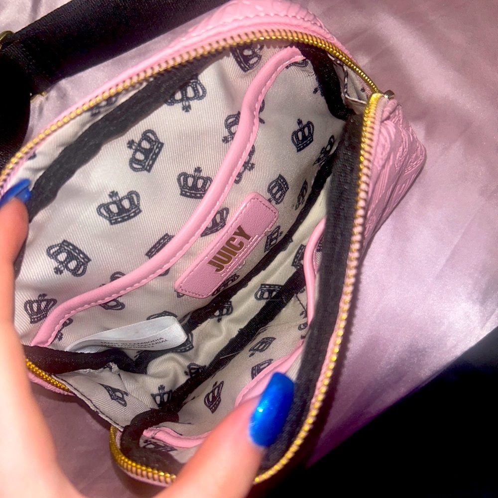 Juicy Fanny pack, never used. Bought from JcPenny.